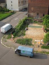 Volleyballplatz Gelände nachher