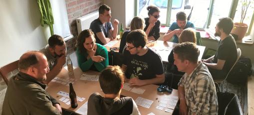 Spieleprofis testen das depot-Spiel